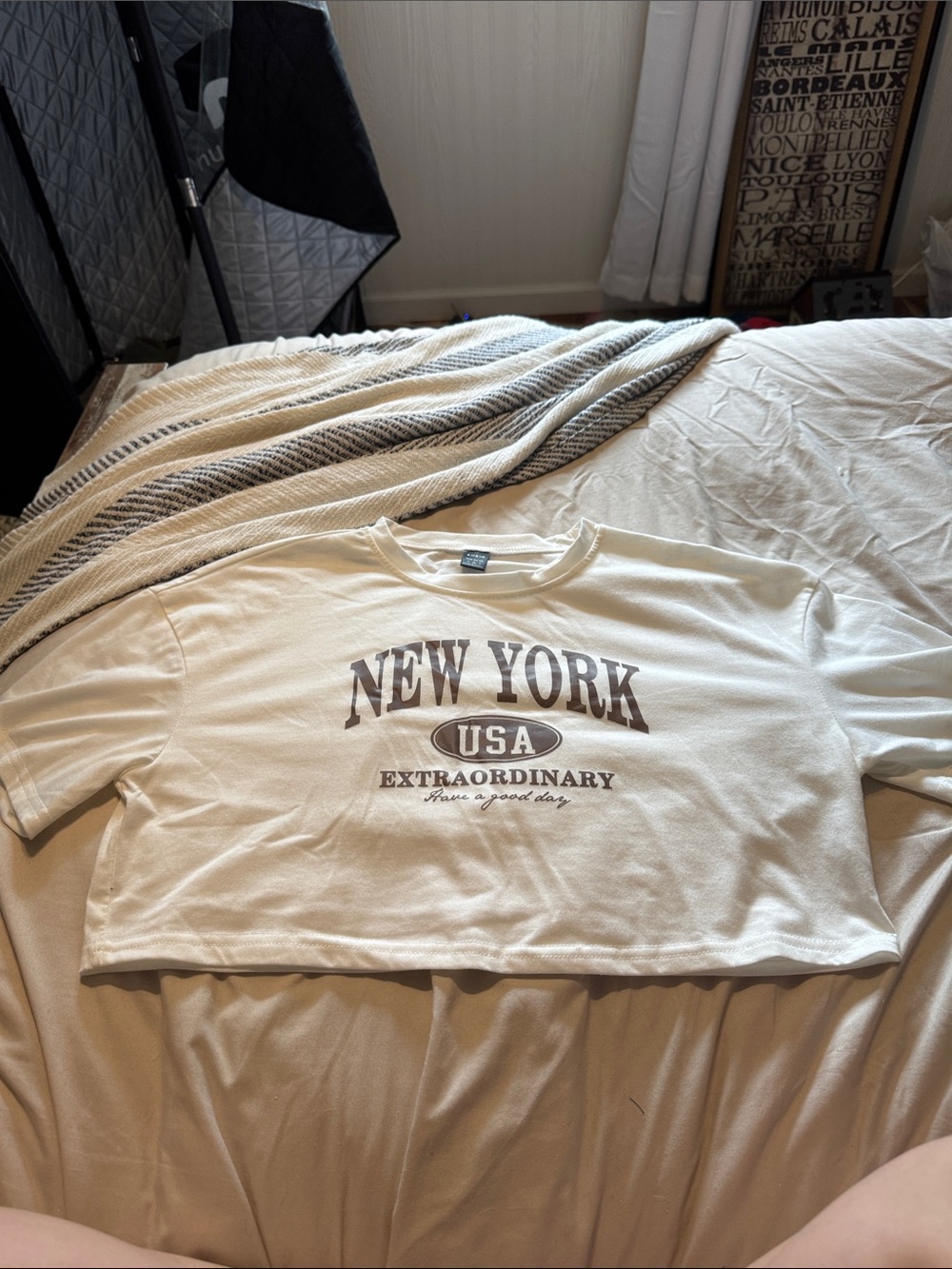SHEIN Cream New York USA Graphic Crop Tee